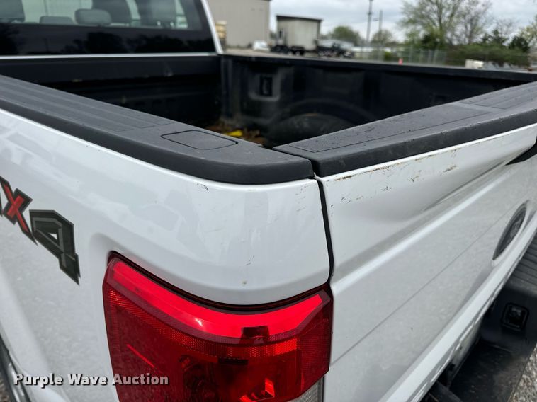 image for item DV1949 2017 Ford F250 Super Duty XL SuperCab pickup truck