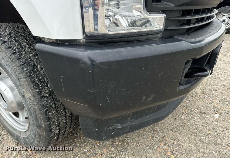 image for item DV1949 2017 Ford F250 Super Duty XL SuperCab pickup truck