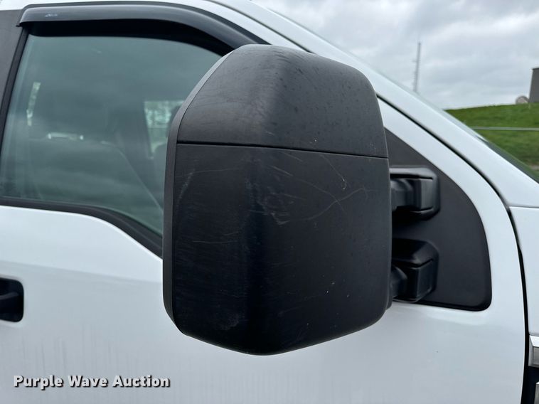 image for item DV1949 2017 Ford F250 Super Duty XL SuperCab pickup truck