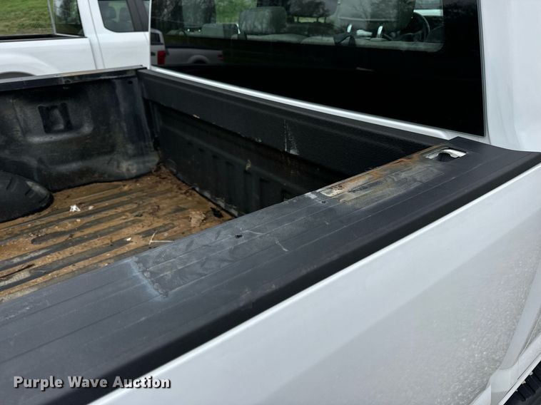 image for item DV1949 2017 Ford F250 Super Duty XL SuperCab pickup truck