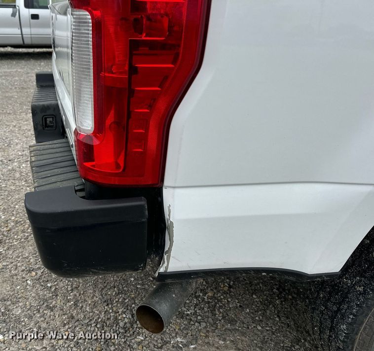 image for item DV1949 2017 Ford F250 Super Duty XL SuperCab pickup truck