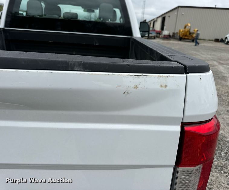 image for item DV1949 2017 Ford F250 Super Duty XL SuperCab pickup truck