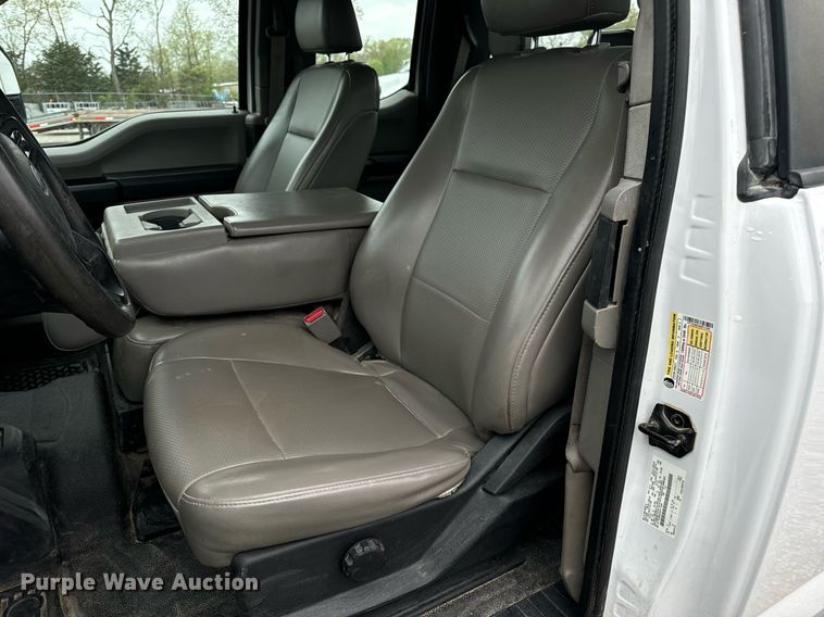 image for item DV1949 2017 Ford F250 Super Duty XL SuperCab pickup truck