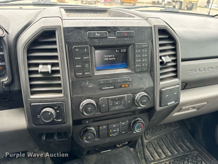 image for item DV1949 2017 Ford F250 Super Duty XL SuperCab pickup truck