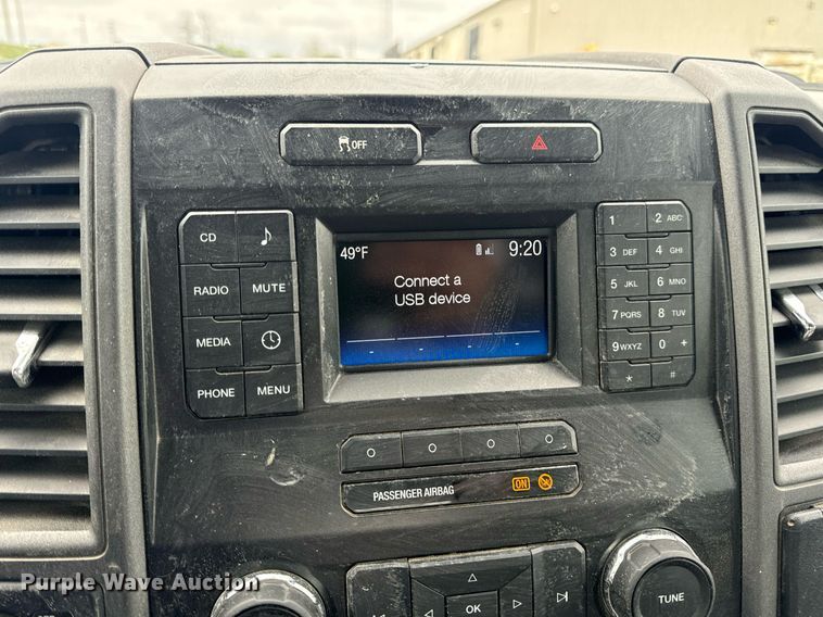 image for item DV1949 2017 Ford F250 Super Duty XL SuperCab pickup truck