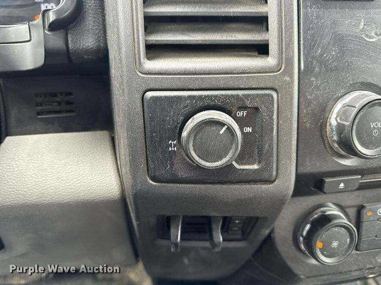 image for item DV1949 2017 Ford F250 Super Duty XL SuperCab pickup truck