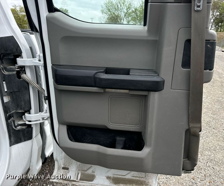 image for item DV1949 2017 Ford F250 Super Duty XL SuperCab pickup truck