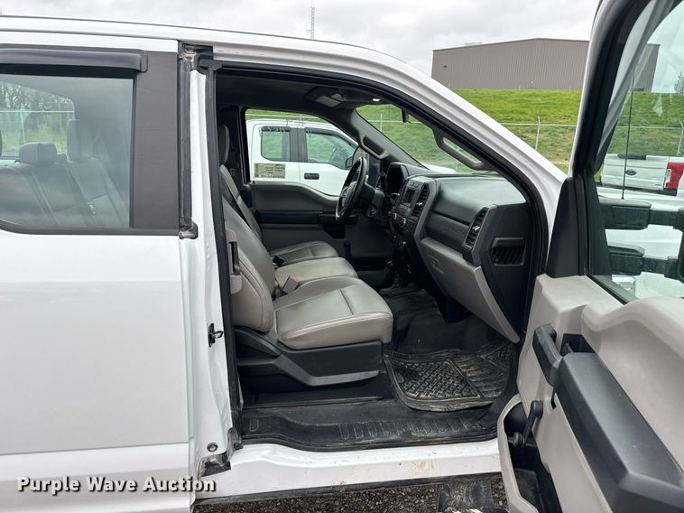 image for item DV1949 2017 Ford F250 Super Duty XL SuperCab pickup truck