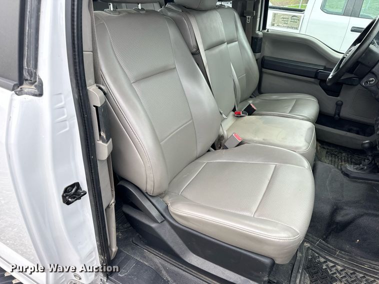 image for item DV1949 2017 Ford F250 Super Duty XL SuperCab pickup truck