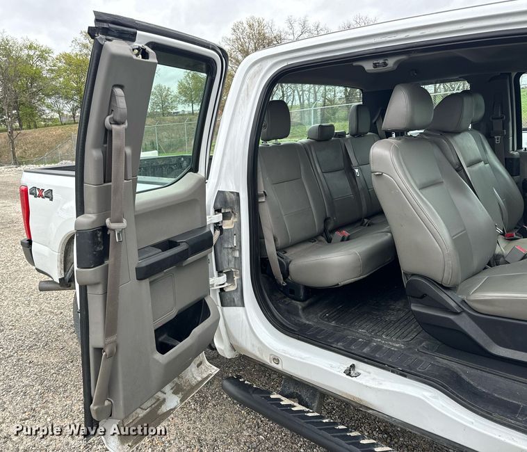 image for item DV1949 2017 Ford F250 Super Duty XL SuperCab pickup truck