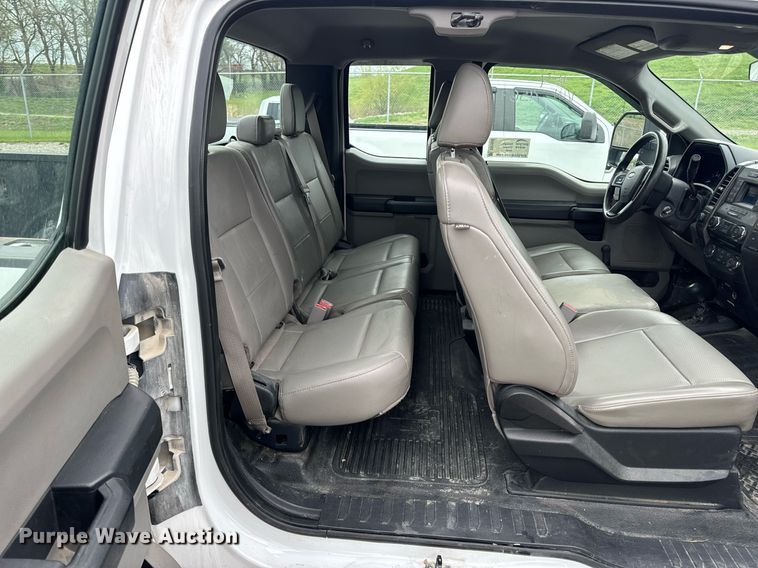 image for item DV1949 2017 Ford F250 Super Duty XL SuperCab pickup truck