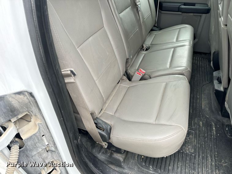 image for item DV1949 2017 Ford F250 Super Duty XL SuperCab pickup truck