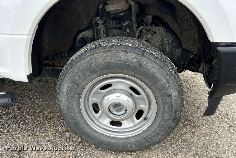 image for item DV1949 2017 Ford F250 Super Duty XL SuperCab pickup truck