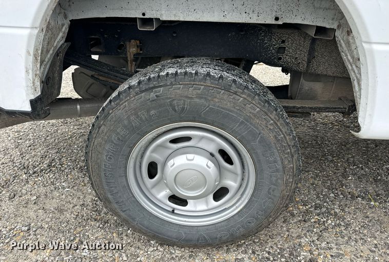 image for item DV1949 2017 Ford F250 Super Duty XL SuperCab pickup truck