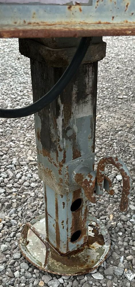 image for item DV1950 2000 Interstate 20DT equipment trailer