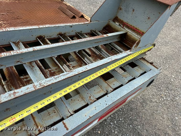 image for item DV1950 2000 Interstate 20DT equipment trailer