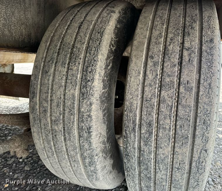 image for item DV1950 2000 Interstate 20DT equipment trailer