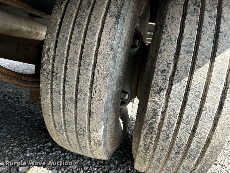 image for item DV1950 2000 Interstate 20DT equipment trailer