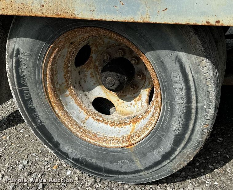 image for item DV1950 2000 Interstate 20DT equipment trailer