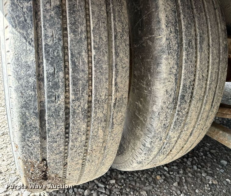 image for item DV1950 2000 Interstate 20DT equipment trailer