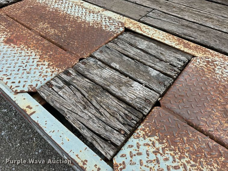 image for item DV1951 1997 Interstate 20DT equipment trailer