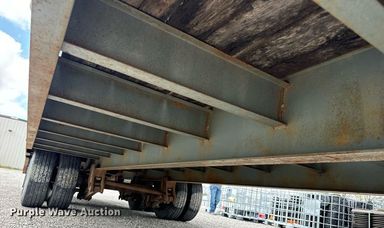 image for item DV1951 1997 Interstate 20DT equipment trailer