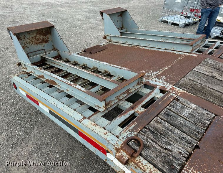 image for item DV1951 1997 Interstate 20DT equipment trailer