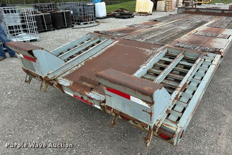 image for item DV1951 1997 Interstate 20DT equipment trailer