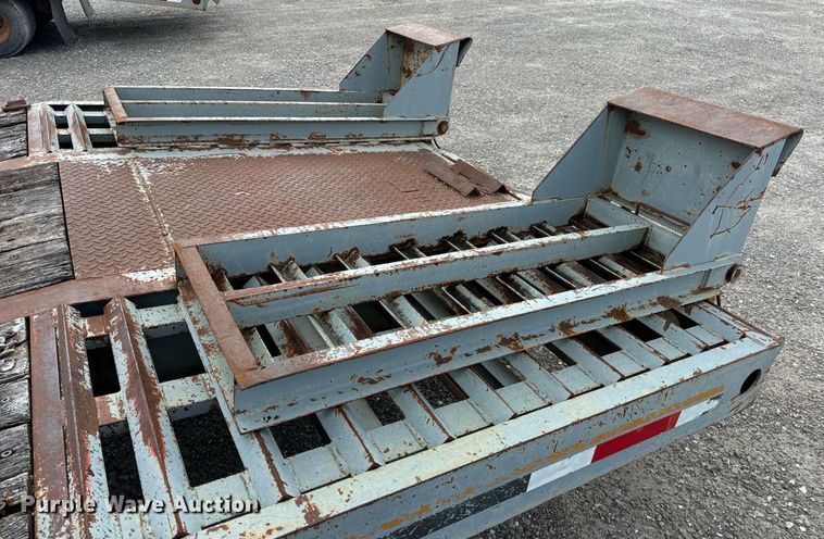 image for item DV1951 1997 Interstate 20DT equipment trailer