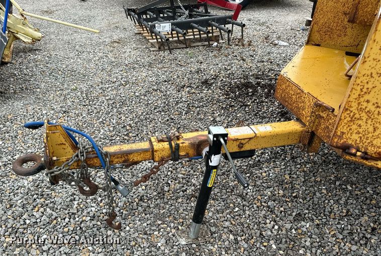 image for item DV1952 1994 Vermeer 1250BC wood chipper