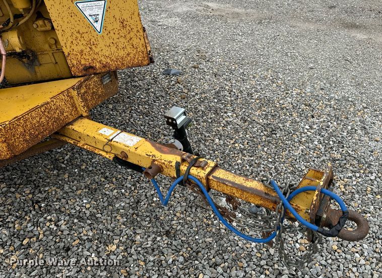 image for item DV1952 1994 Vermeer 1250BC wood chipper