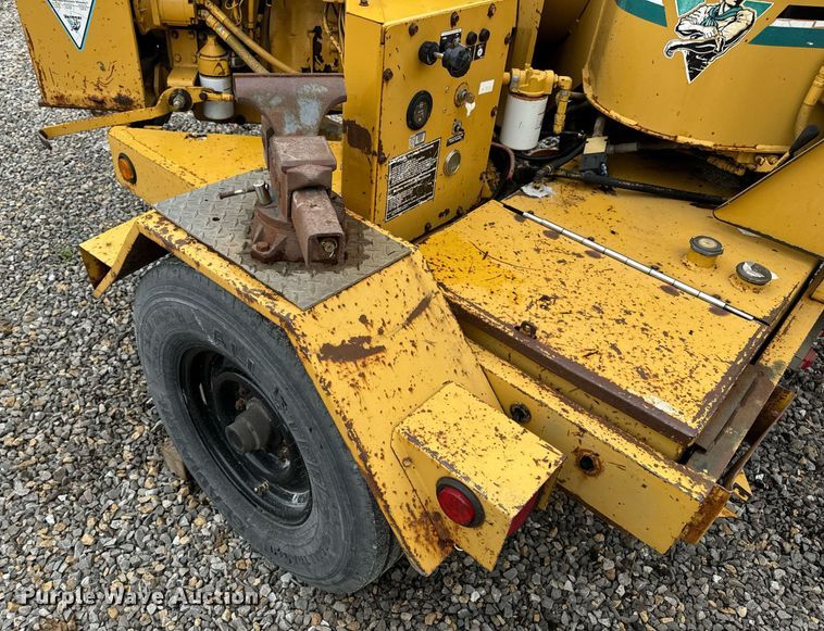 image for item DV1952 1994 Vermeer 1250BC wood chipper