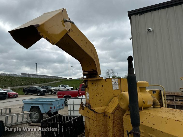 image for item DV1952 1994 Vermeer 1250BC wood chipper