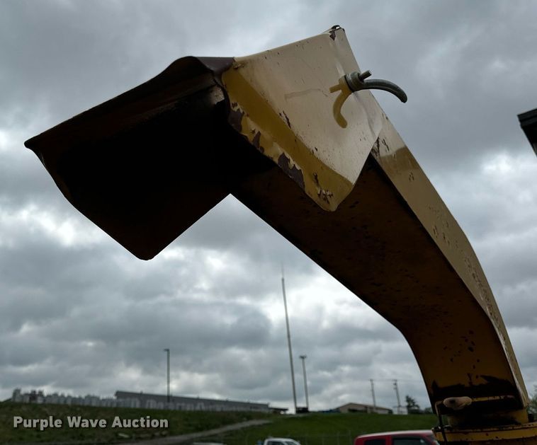 image for item DV1952 1994 Vermeer 1250BC wood chipper