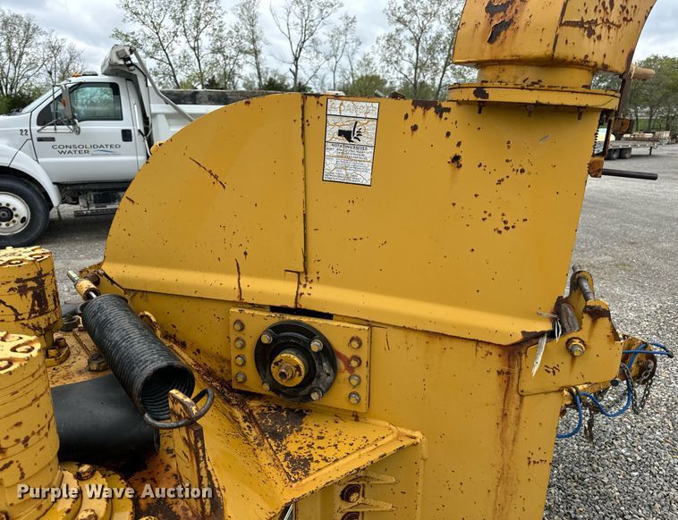 image for item DV1952 1994 Vermeer 1250BC wood chipper