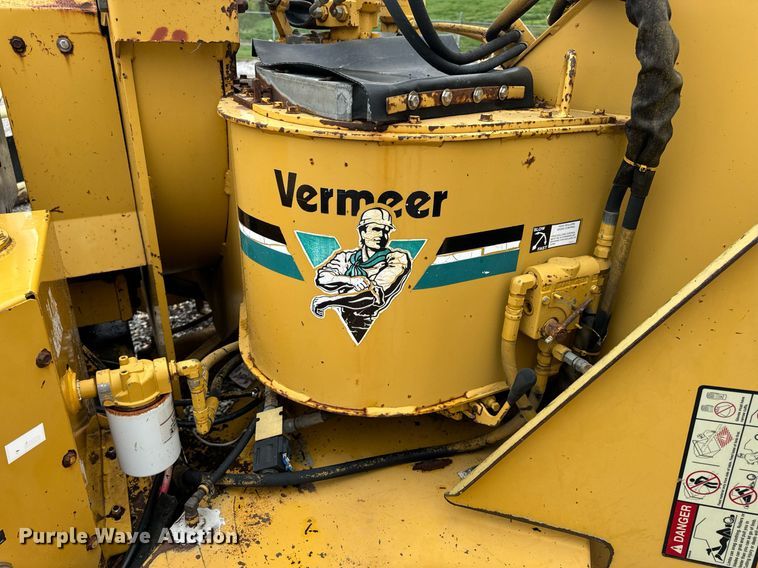 image for item DV1952 1994 Vermeer 1250BC wood chipper