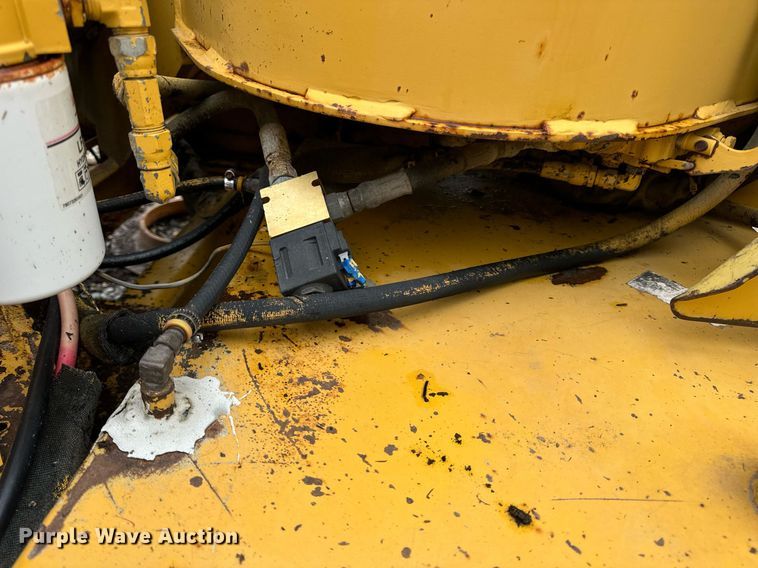 image for item DV1952 1994 Vermeer 1250BC wood chipper