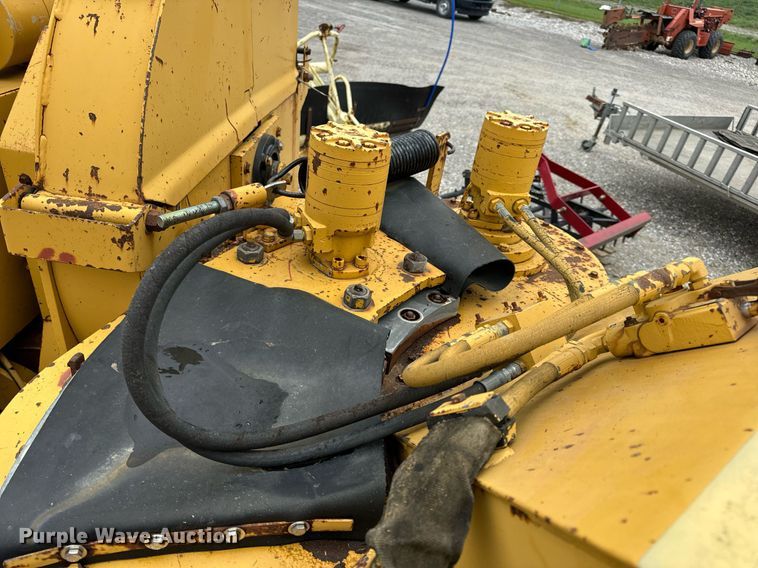 image for item DV1952 1994 Vermeer 1250BC wood chipper