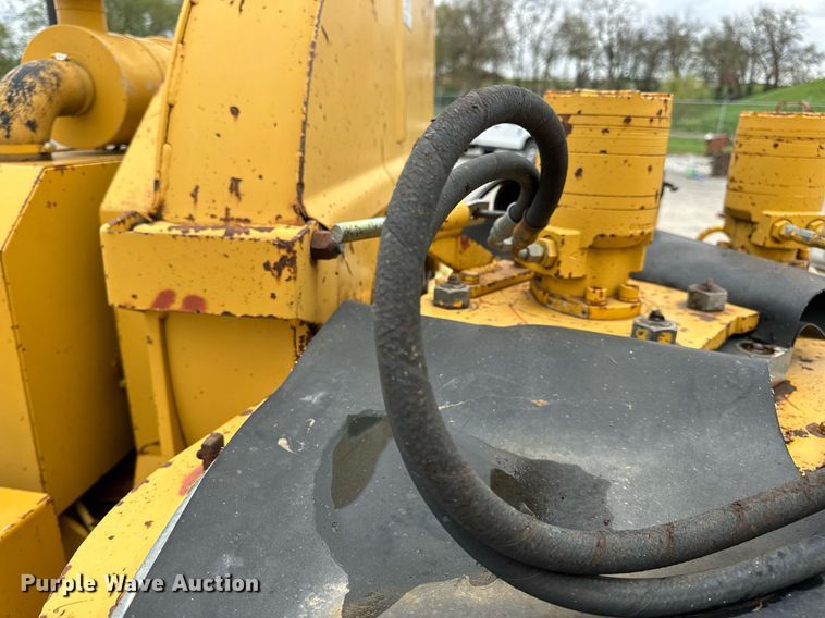 image for item DV1952 1994 Vermeer 1250BC wood chipper