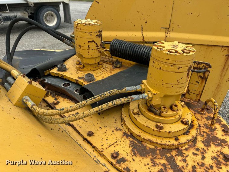 image for item DV1952 1994 Vermeer 1250BC wood chipper