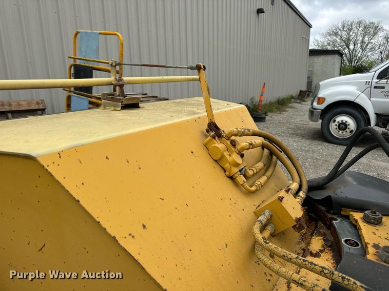 image for item DV1952 1994 Vermeer 1250BC wood chipper