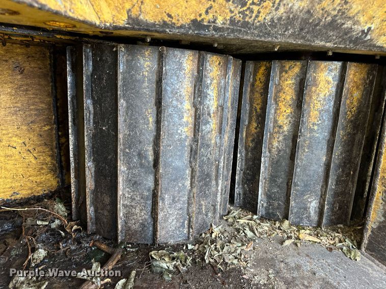 image for item DV1952 1994 Vermeer 1250BC wood chipper