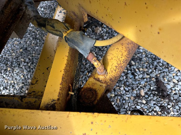 image for item DV1952 1994 Vermeer 1250BC wood chipper