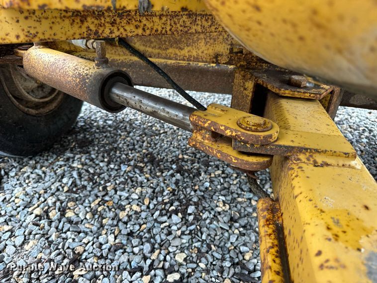 image for item DV1952 1994 Vermeer 1250BC wood chipper