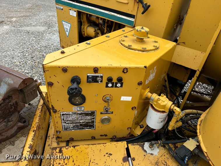 image for item DV1952 1994 Vermeer 1250BC wood chipper