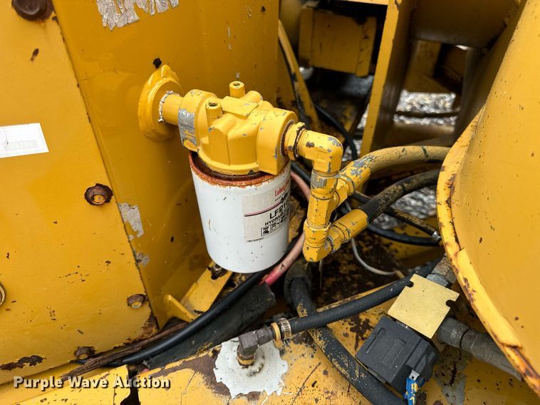 image for item DV1952 1994 Vermeer 1250BC wood chipper