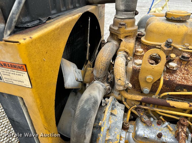 image for item DV1952 1994 Vermeer 1250BC wood chipper