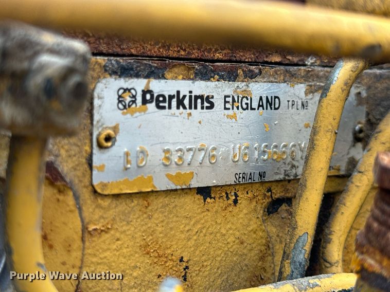 image for item DV1952 1994 Vermeer 1250BC wood chipper