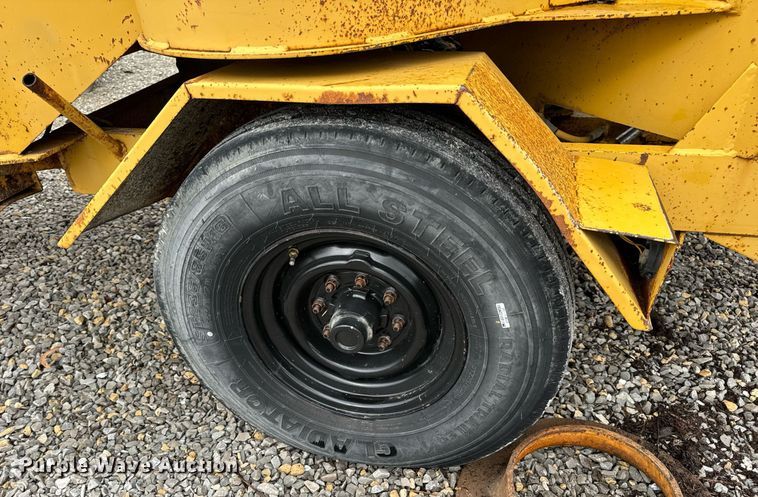 image for item DV1952 1994 Vermeer 1250BC wood chipper