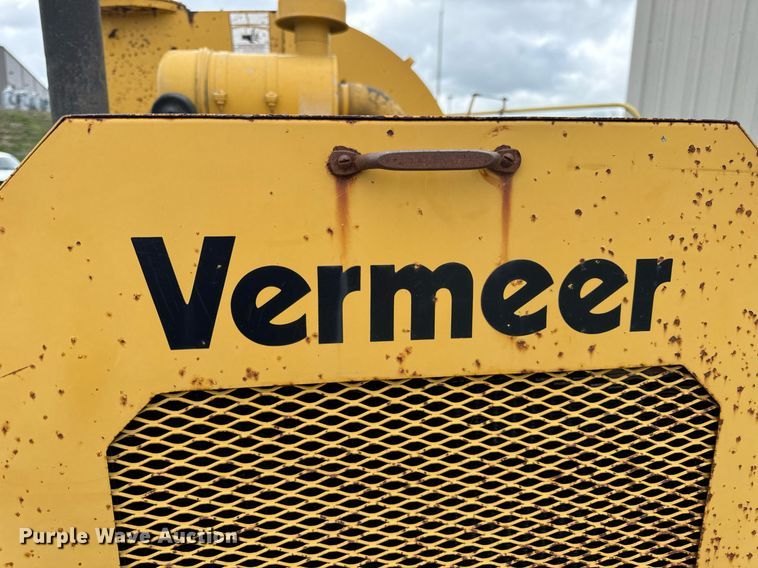 image for item DV1952 1994 Vermeer 1250BC wood chipper